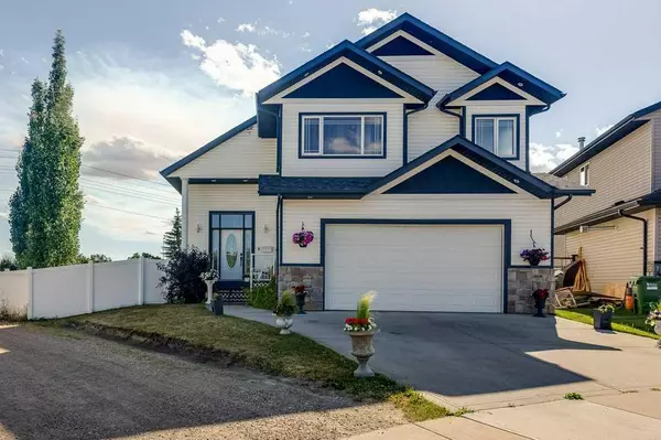 148 Iverson Close, Red Deer, AB T4R 3M8