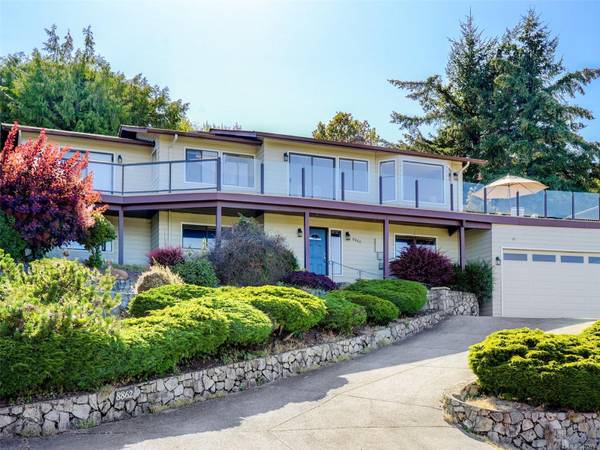 8862 Forest Park Dr,  North Saanich,  BC V8L 4E9