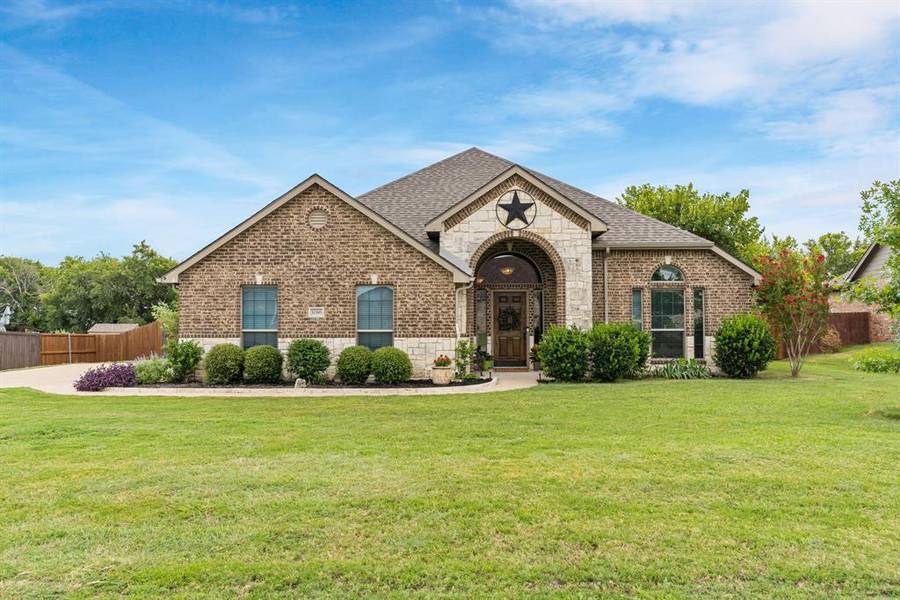 1086 Meadow Hill Drive, Lavon, TX 75166