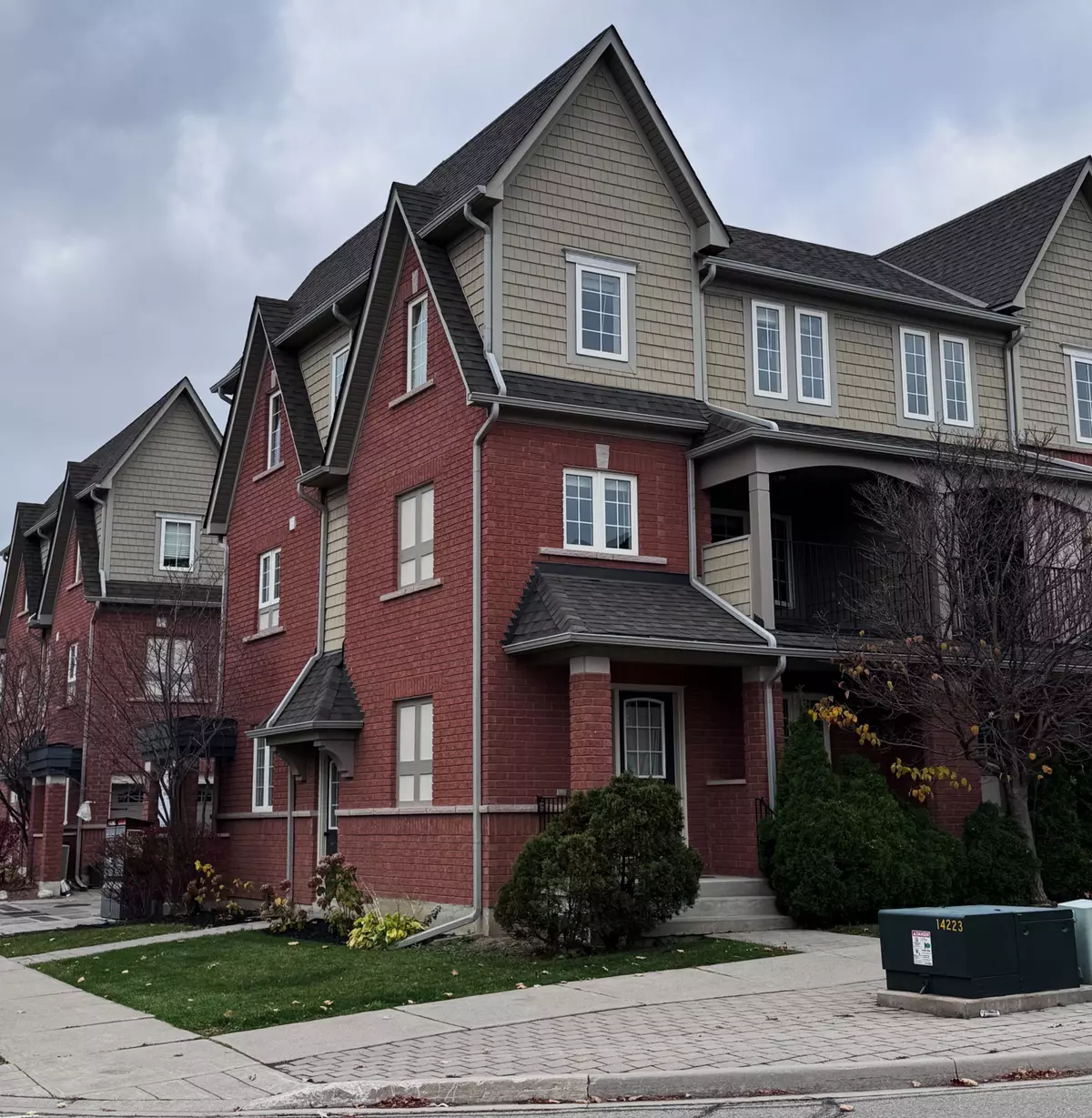 Oakville, ON L6H 7S2,2320 Parkhaven BLVD #1