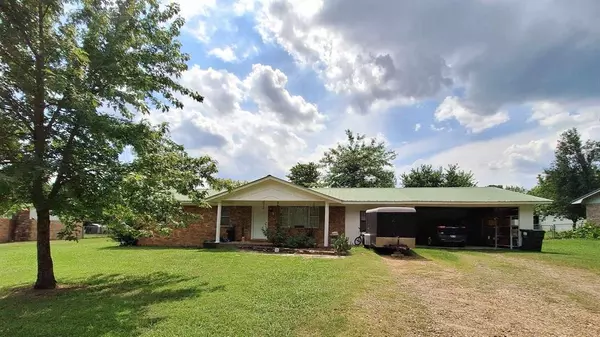 1069 Queen Road, Broken Bow, OK 74728