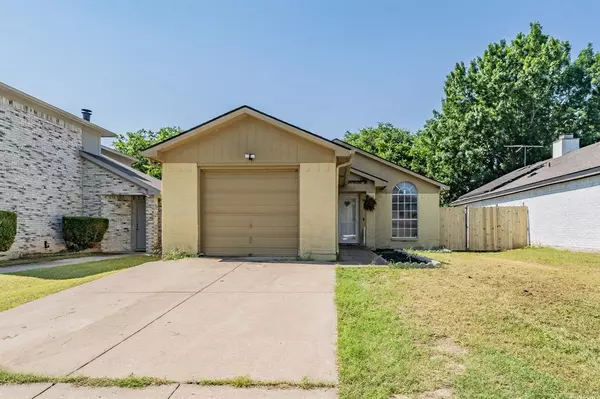 2519 Whitehurst Drive, Fort Worth, TX 76133