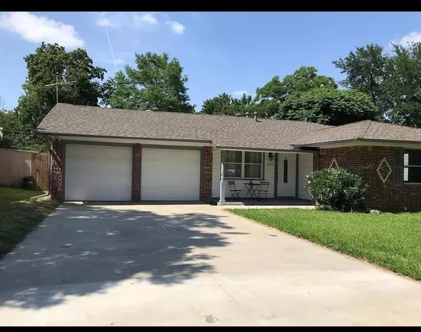 413 Darlene Lane, Arlington, TX 76010