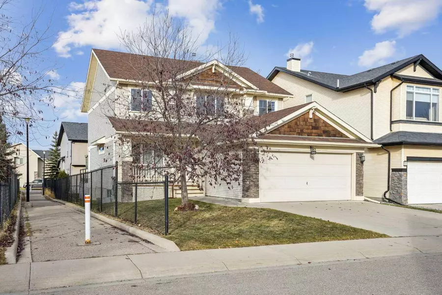 183 Cougarstone CT Southwest, Calgary, AB T3H 5R3