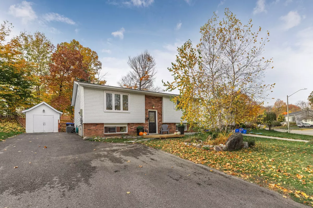 Midland, ON L4R 4Y6,787 Birchwood DR