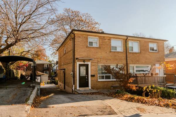 159 Bellefair AVE #Main, Toronto E02, ON M4L 3V1