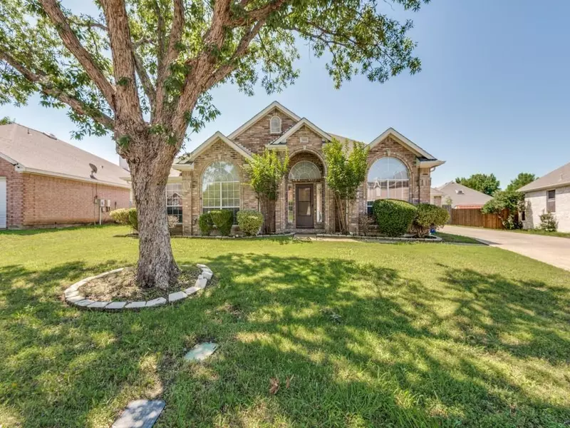 1504 Hampton Drive, Mansfield, TX 76063