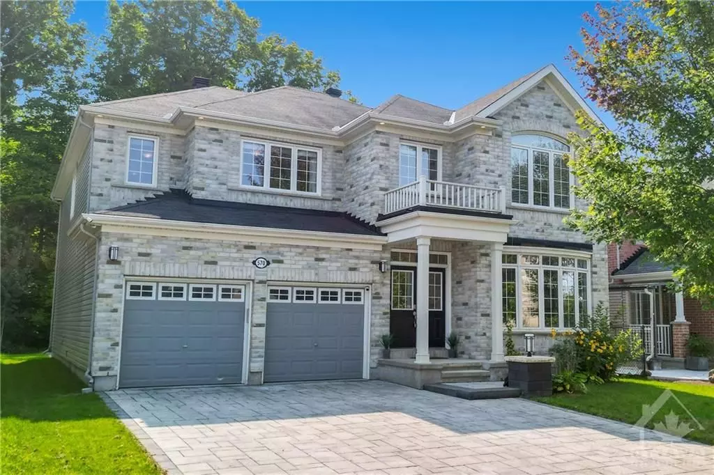 Barrhaven, ON K2J 5Y2,570 PINAWA CIR