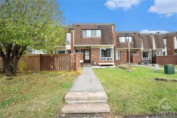 Hunt Club - South Keys And Area, ON K1V 9A5,2939 FAIRLEA CRES #27