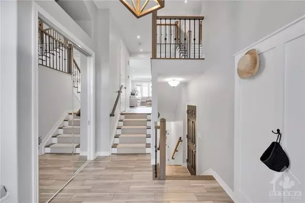 Kanata, ON K2M 0L4,976 SHIMMERTON CIR