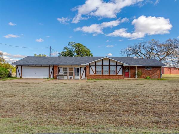 93902 N 2590 Road, Geary, OK 73040