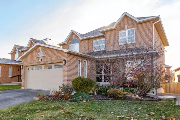 67 Rosanna CRES, Vaughan, ON L6A 3E3