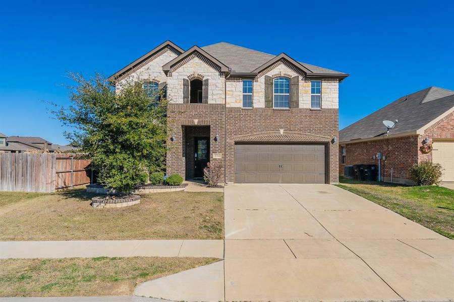 5744 Diamond Valley Drive, Fort Worth, TX 76179