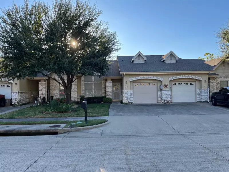 871 Kitty Hawk Lane, Grand Prairie, TX 75051