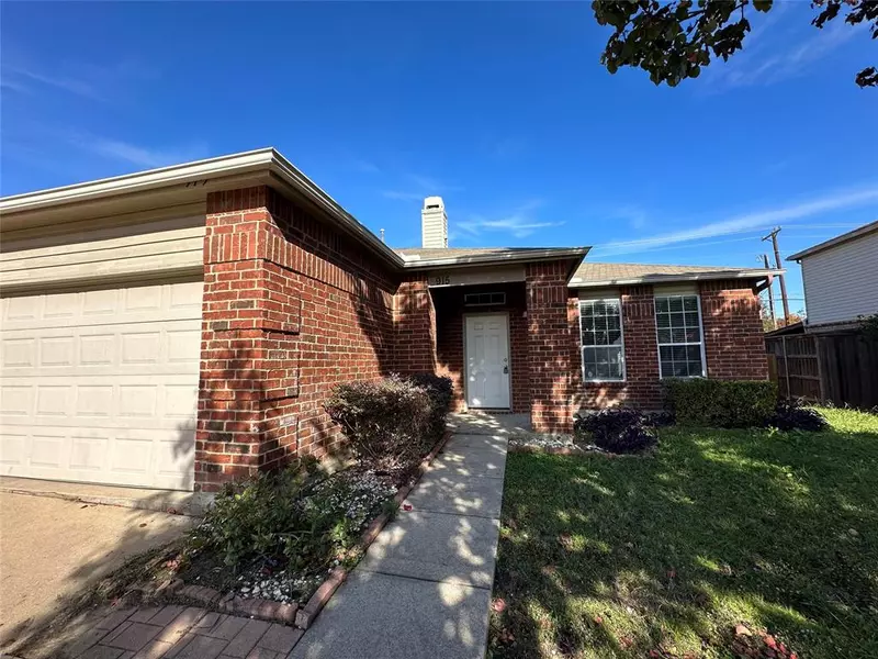 915 Carthage Way, Arlington, TX 76017