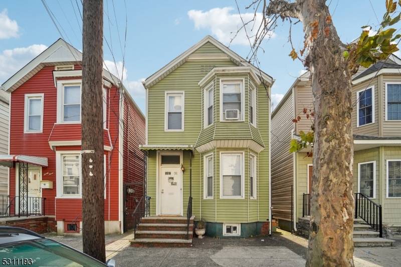 31 Marne St, Newark City, NJ 07105