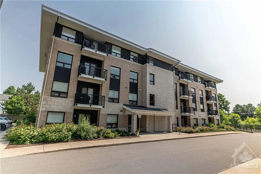225 WINTERFELL Private #104, Gloucester, ON K1G 4J1