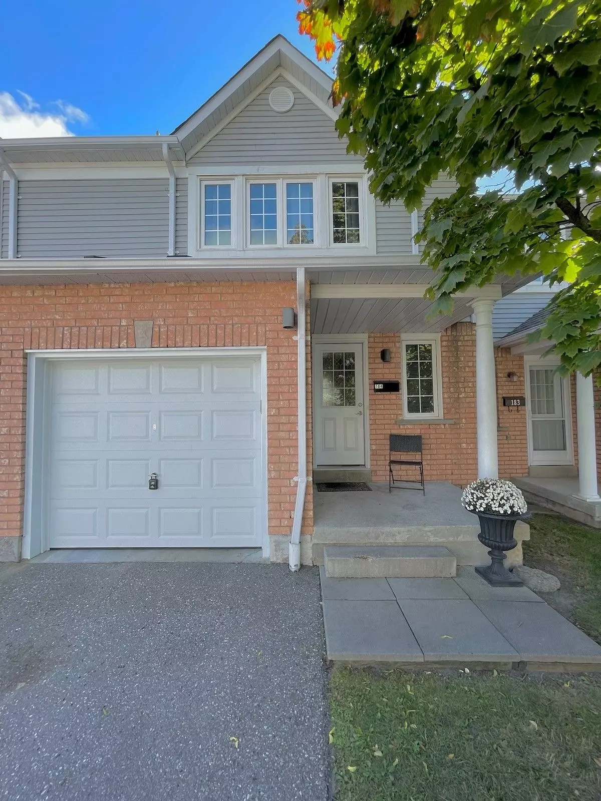 Whitby, ON L1N 9C3,10 Bassett BLVD #184