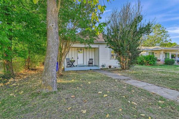 628 E South Street,  Whitesboro,  TX 76273