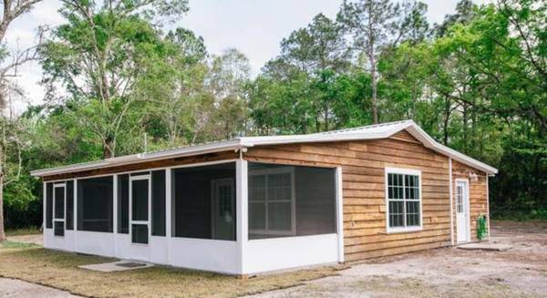 67 Newberry Ln, Sopchoppy, FL 32358