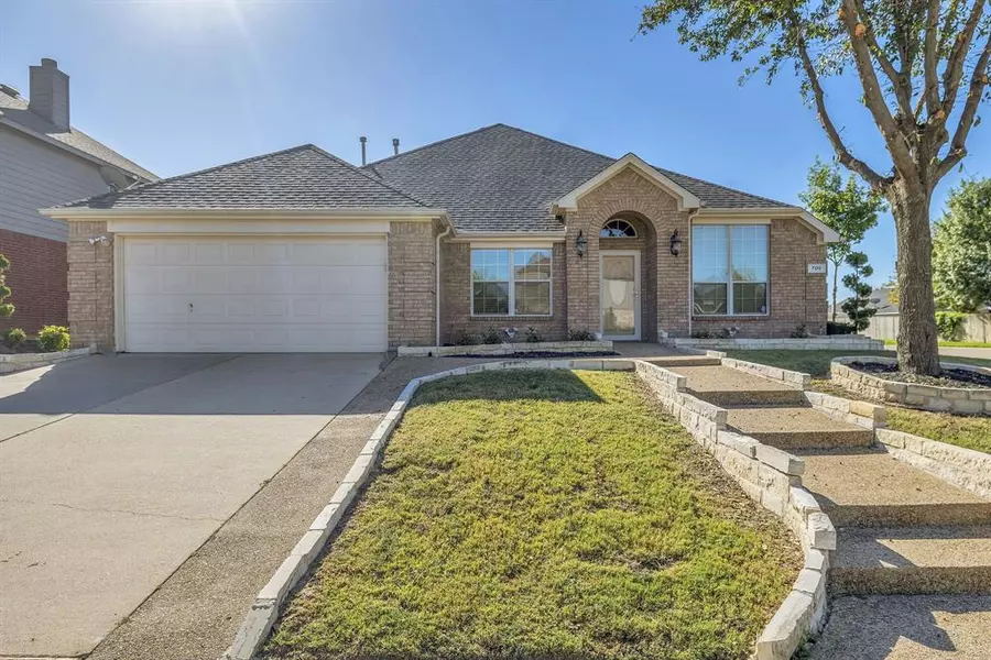 700 Dover Park Trail, Mansfield, TX 76063