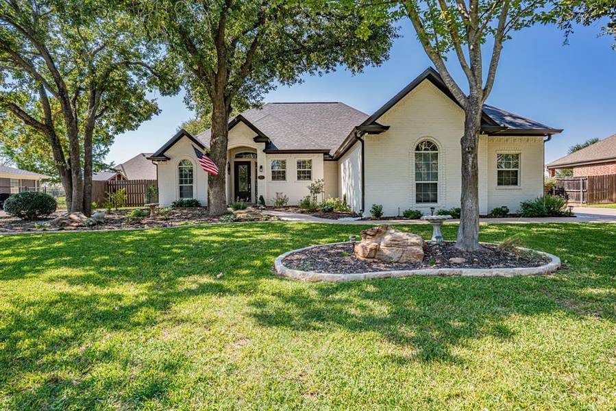 8502 Kingsley Circle, Granbury, TX 76049