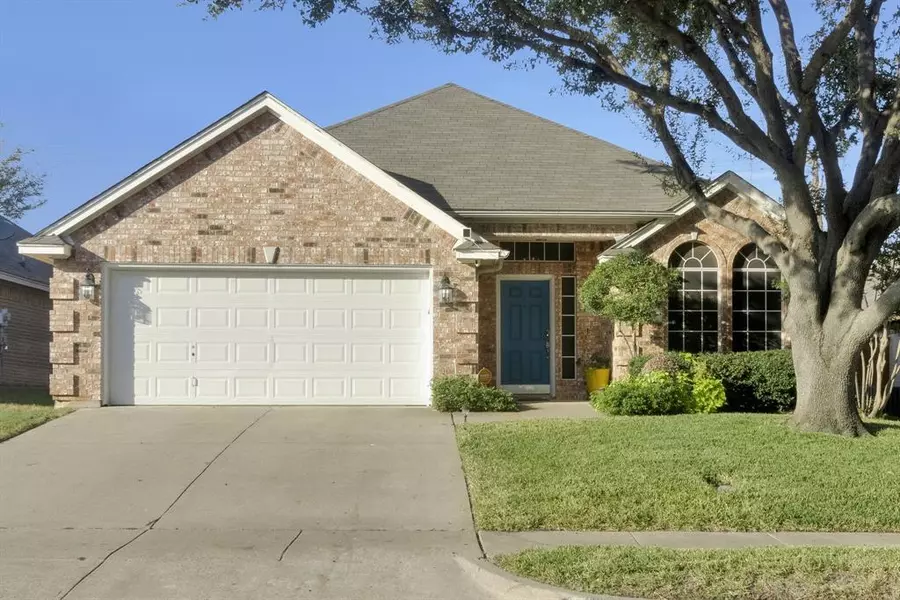 8837 San Joaquin Trail, Fort Worth, TX 76118