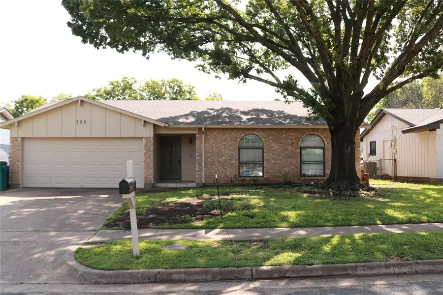 723 Lisa Lane, Cedar Hill, TX 75104