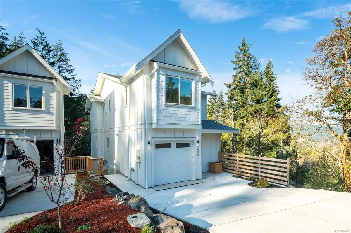 Langford, BC V9C 2P2,3327 West Oak Pl