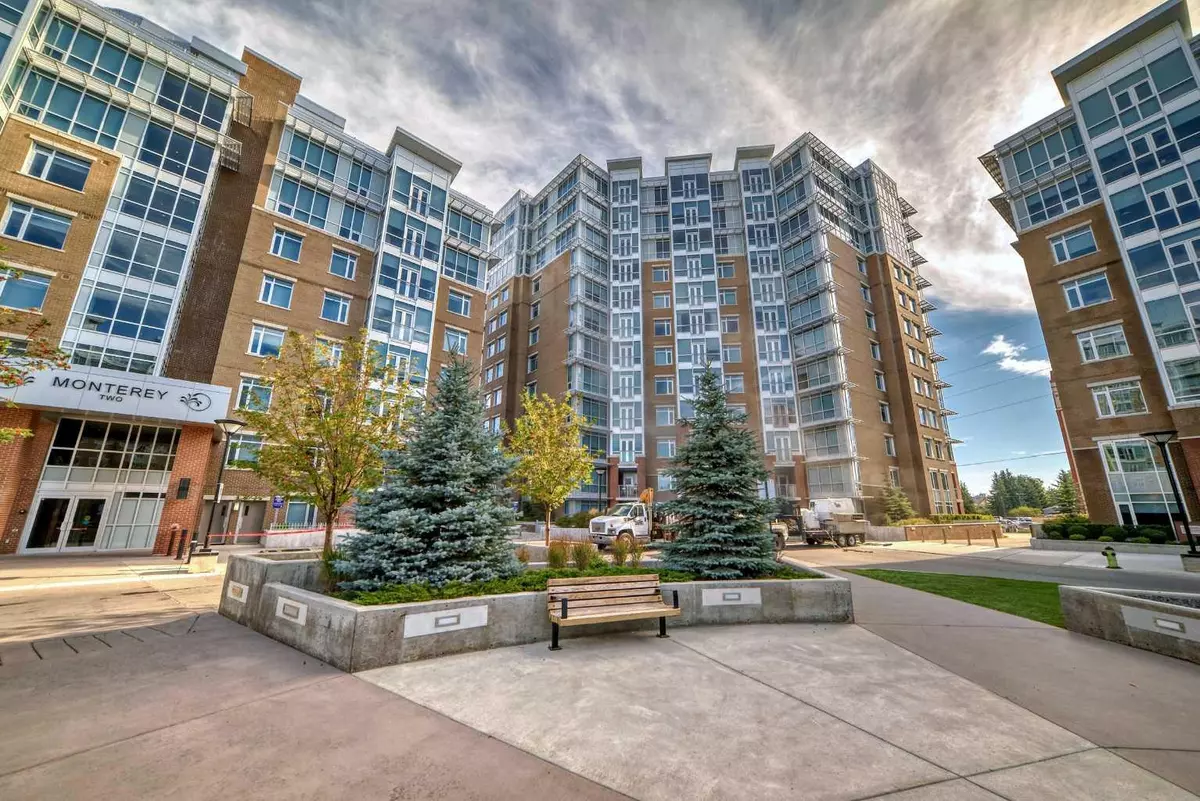 Calgary, AB T3A 2Y1,32 Varsity Estates CIR NW #906