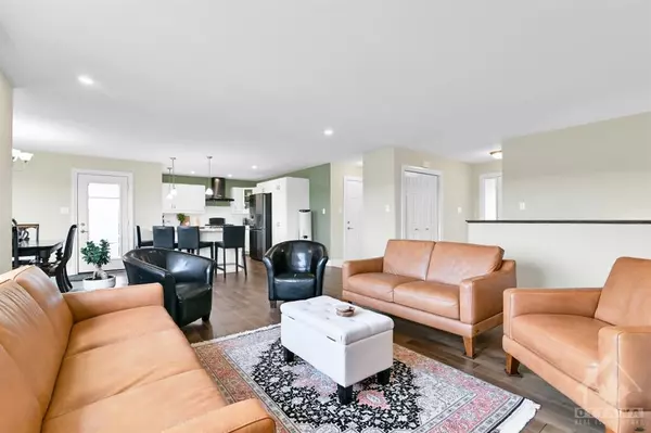 Ottawa, ON K2V 0H2,3403 SUMMERBREEZE DR