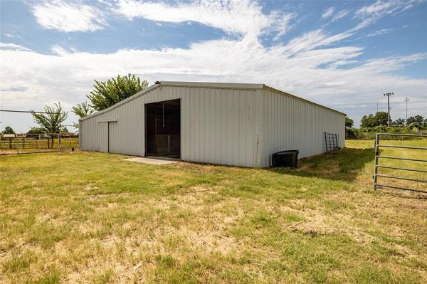 207 Lazy B Lane, Springtown, TX 76082