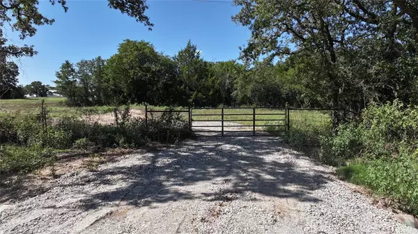 Bowie, TX 76230,1806 Roth Road