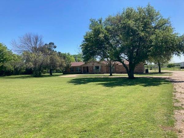 5501 Woodard Avenue, Cleburne, TX 76033