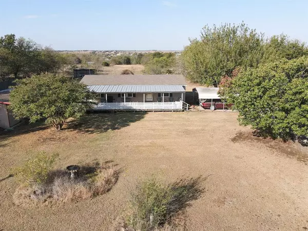 8705 Clearview Drive, Joshua, TX 76058