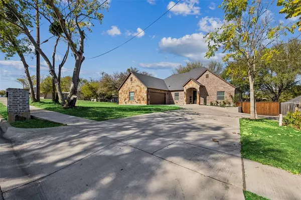 4662 Barbara Road, River Oaks, TX 76114