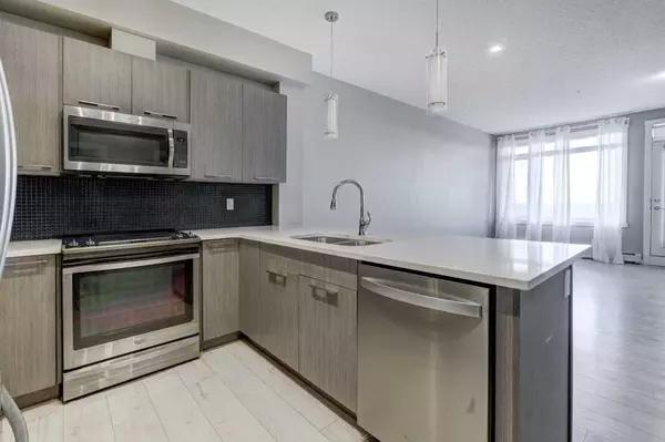 Calgary, AB T3R 1T6,214 Sherwood SQ NW #105