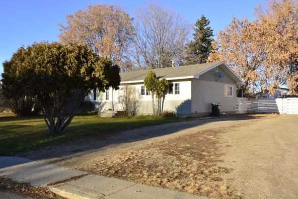 9606 80 AVE, Peace River, AB T8S1E8