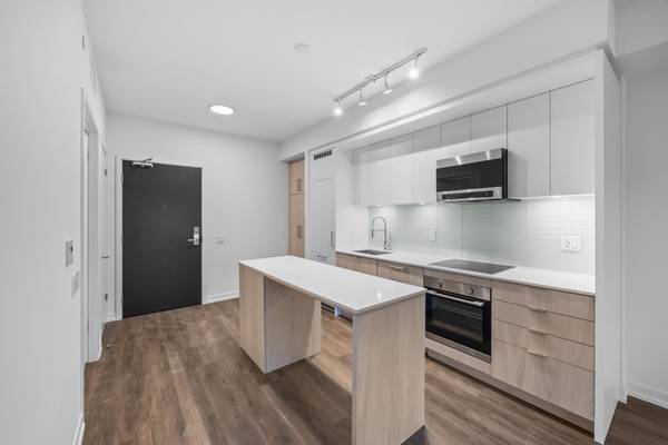 863 St. Clair AVE W #313, Toronto C02, ON M6C 0B2