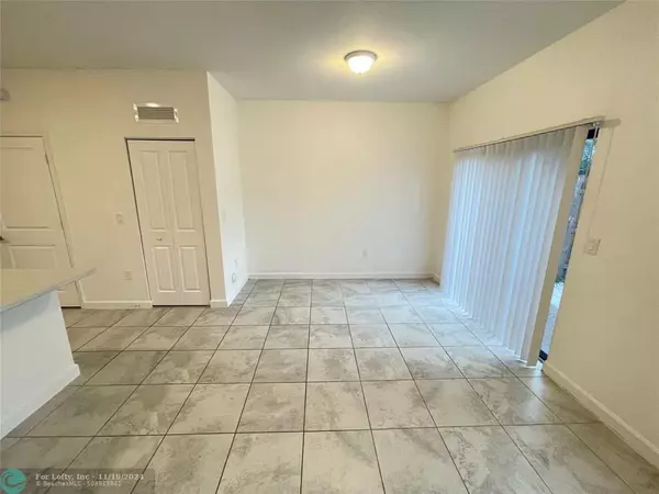 Miami, FL 33179,406 NE 208th Ter  #406