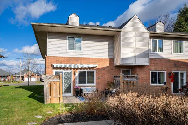 1 Testa RD #16, Uxbridge, ON L9P 1Y8