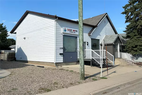 228 Fairford STREET W, Moose Jaw, SK S6H 1V6