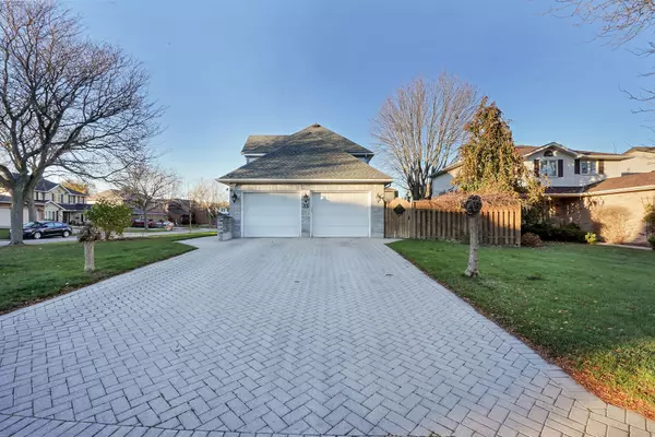 London, ON N6J 4P2,35 Monte Vista CRES