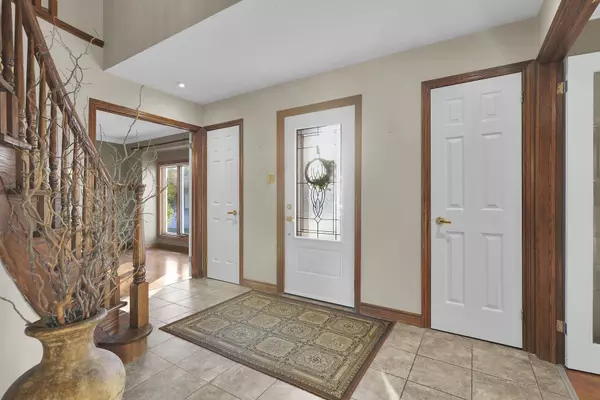 London, ON N6J 4P2,35 Monte Vista CRES