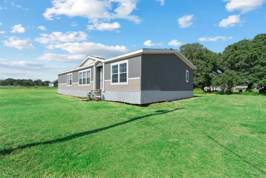 1160 Doss Road, Millsap, TX 76066