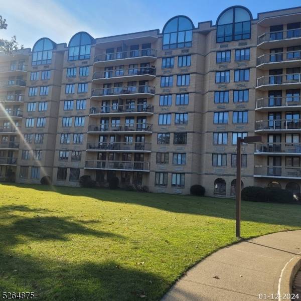 10 Smith Manor Blvd #105, West Orange Twp., NJ 07052