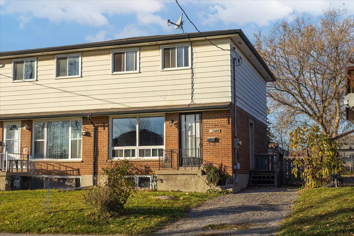 Oshawa, ON L1J 2H4,348 Pine AVE