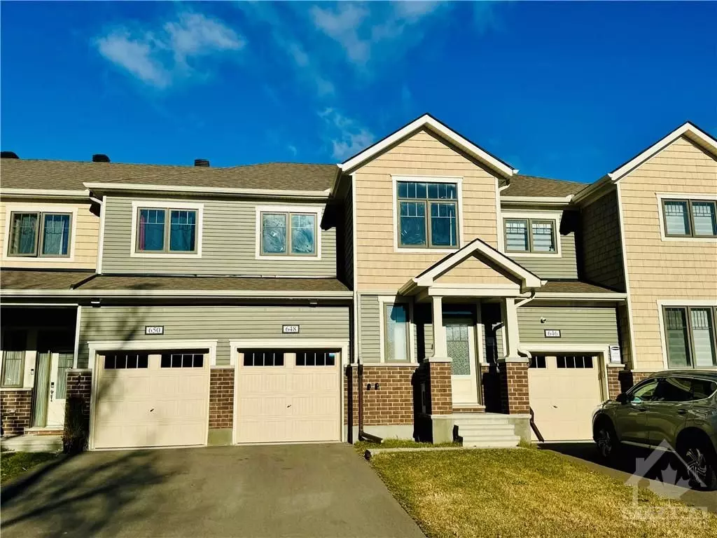 Barrhaven, ON K2J 7B2,648 CYGNUS ST