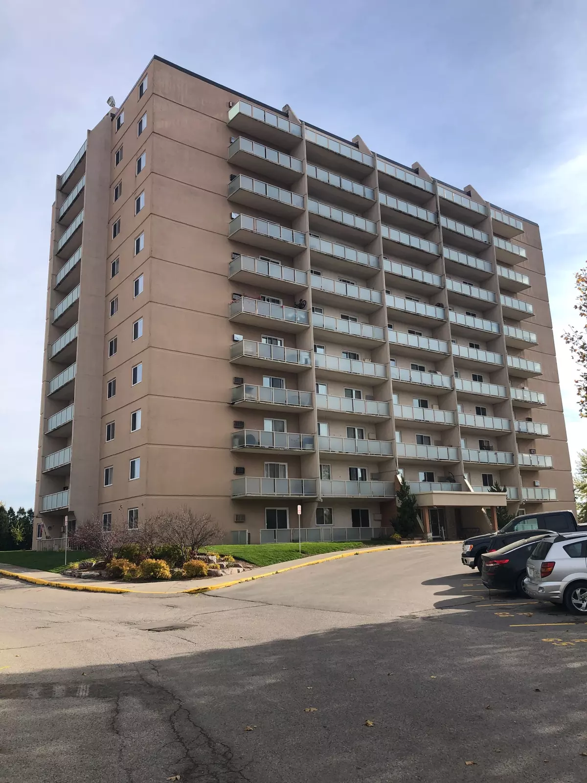 London, ON N5Y 4T8,563 Mornington AVE #501