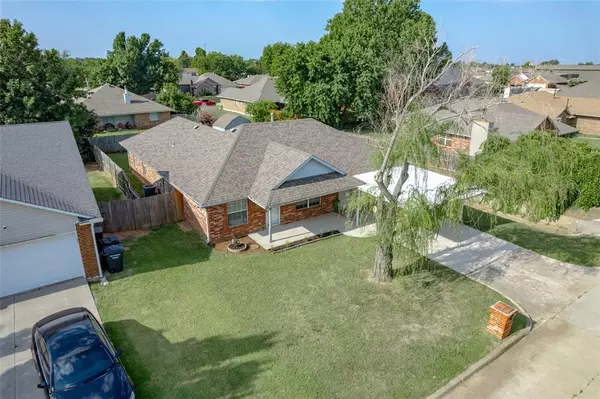 632 NW 20th Street, Moore, OK 73160